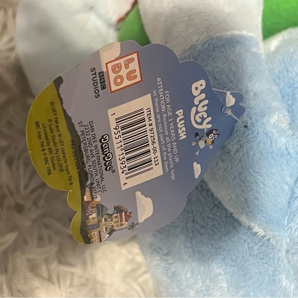 Bluey Christmas Crown and Gift Plush Toy Limited Edition NWT - Picture 9 of 11